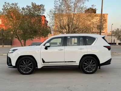 2023 لكزس إل إكس 600