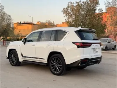 2023 لكزس إل إكس 600