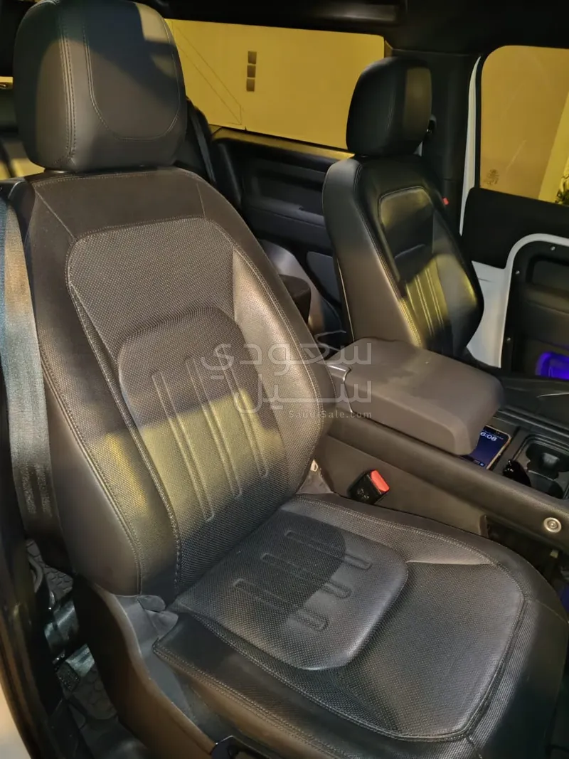 2021 لاند روفر ديفيندر اكس