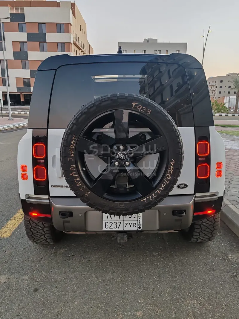 2021 لاند روفر ديفيندر اكس