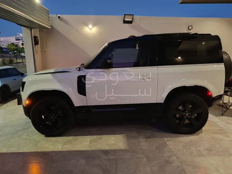 2021 لاند روفر ديفيندر اكس