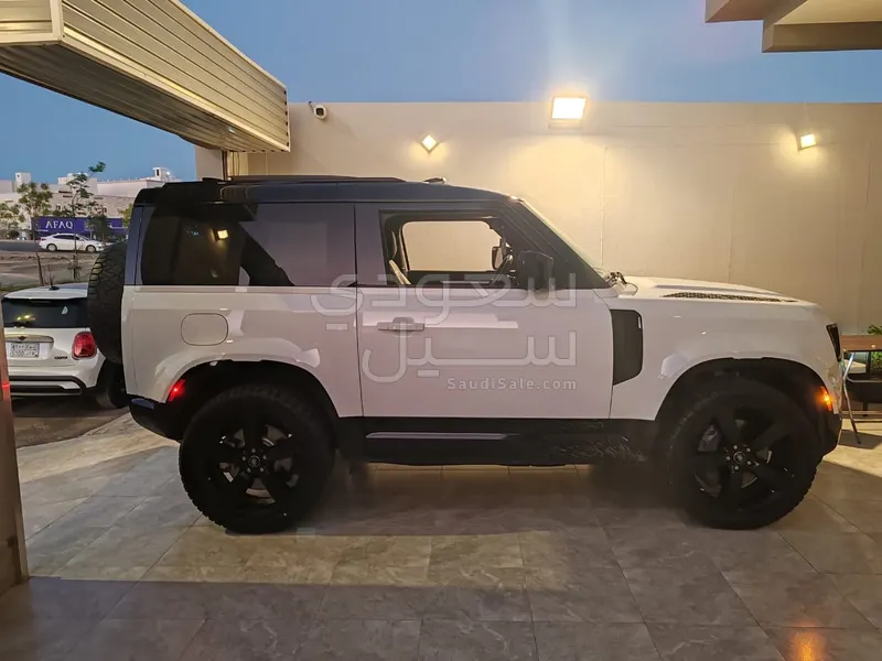 2021 لاند روفر ديفيندر اكس