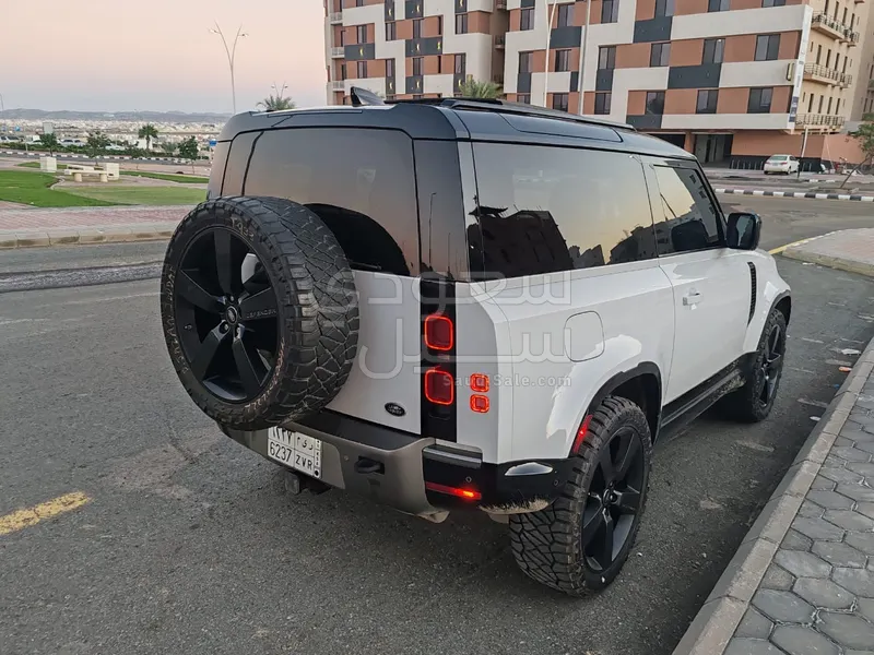2021 لاند روفر ديفيندر اكس