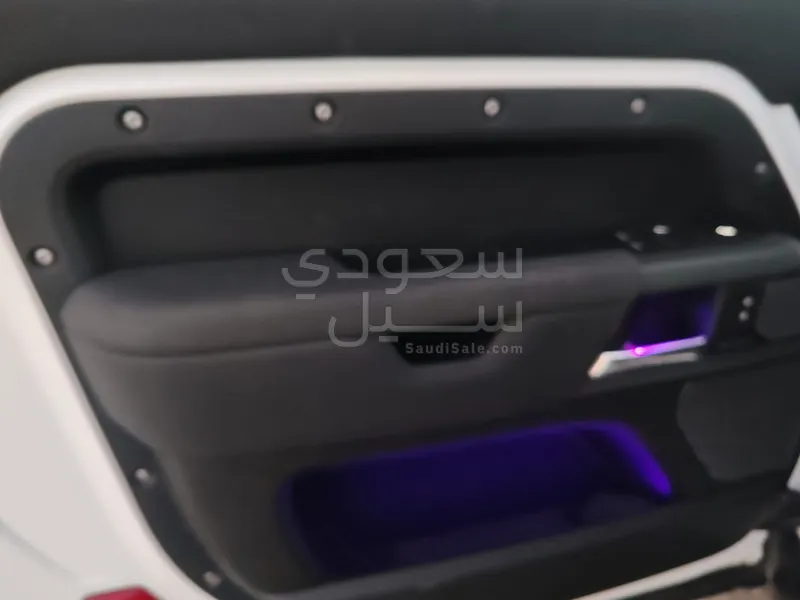 2021 لاند روفر ديفيندر اكس