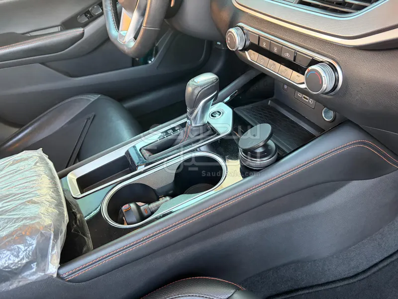 2024 نيسان التيما