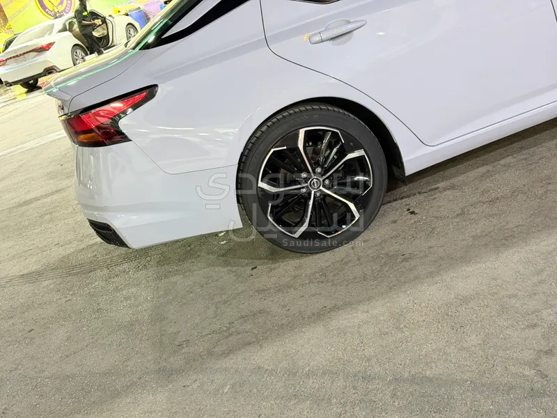 2024 نيسان التيما