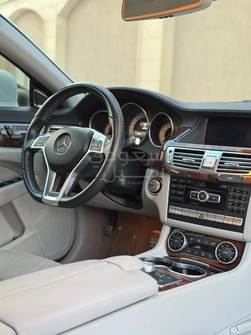 2014 مرسيدس - بنز سي إل إس 550