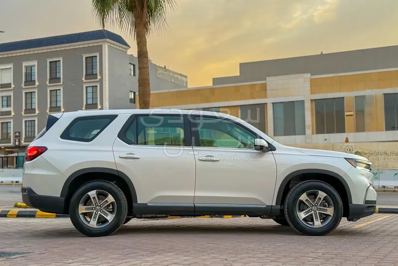 2025 هوندا بايلوت إي إكس - 2 دابليو دي