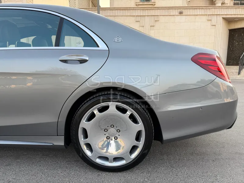 2015 مرسيدس - بنز إس 600