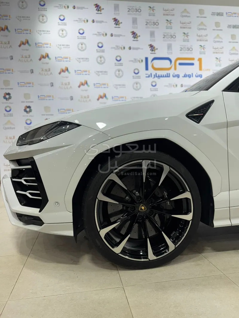 2021 لمبرجيني اوروس