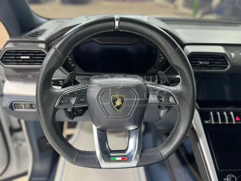 2021 لمبرجيني اوروس