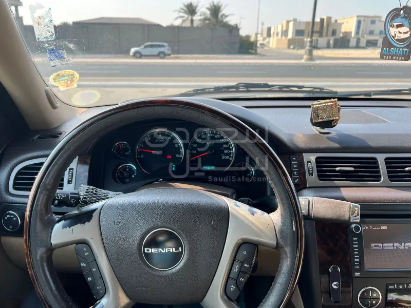 2012 جي ام سي يوكون دينالي