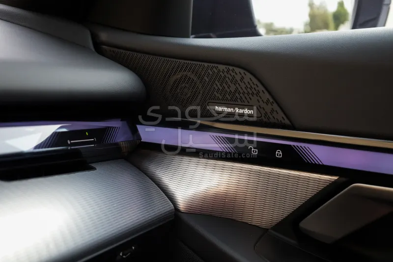 2024 بي ام دبليو الفئة الخامسة 520 أي إم كت