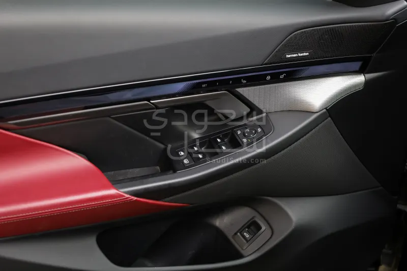 2024 بي ام دبليو الفئة الخامسة 520 أي إم كت