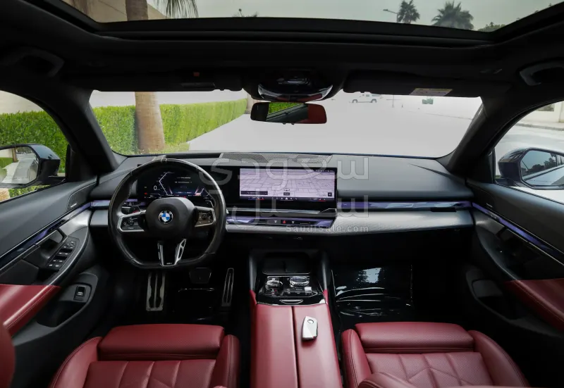 2024 بي ام دبليو الفئة الخامسة 520 أي إم كت