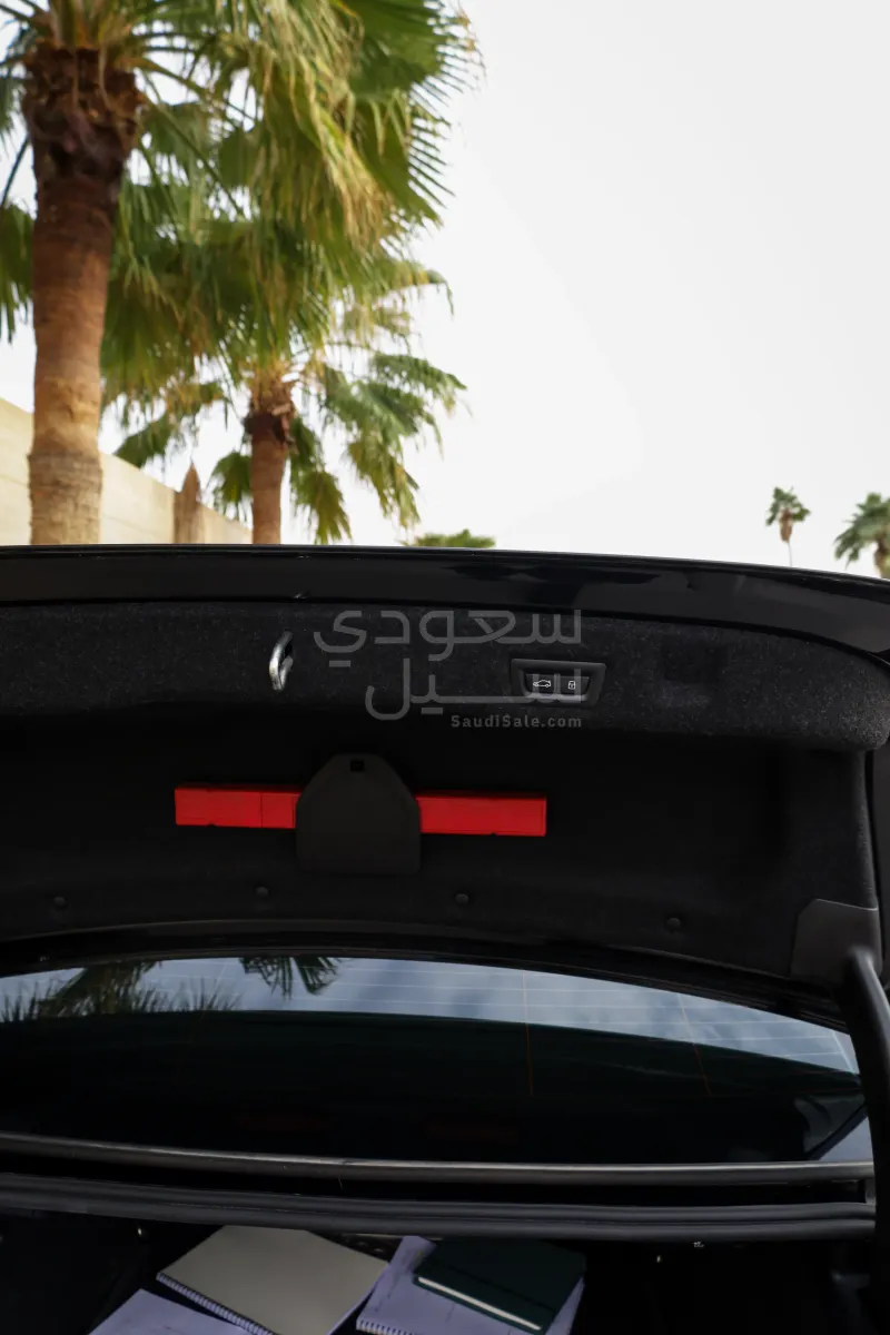 2024 بي ام دبليو الفئة الخامسة 520 أي إم كت