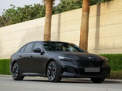 2024 بي ام دبليو الفئة الخامسة 520 أي إم كت