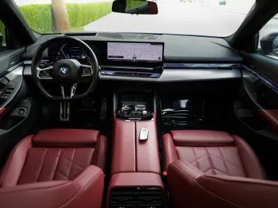 2024 بي ام دبليو الفئة الخامسة 520 أي إم كت