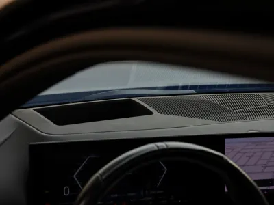 2024 بي ام دبليو الفئة الخامسة 520 أي إم كت