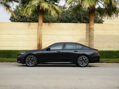 2024 بي ام دبليو الفئة الخامسة 520 أي إم كت