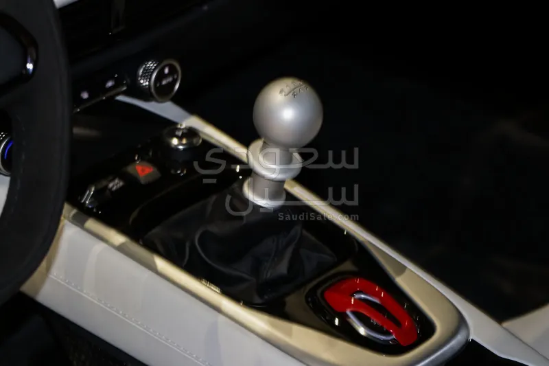 2025 لوتس اميرا فرست ادشن