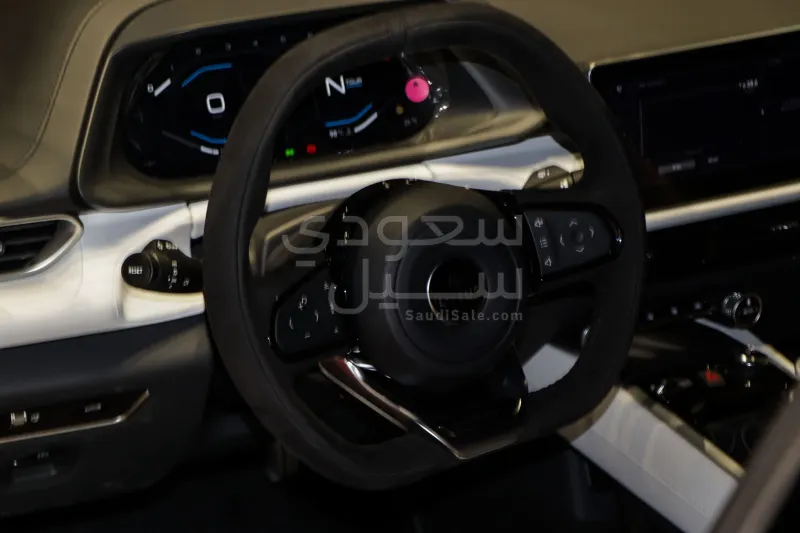 2025 لوتس اميرا فرست ادشن