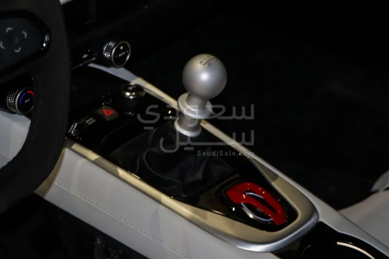 2025 لوتس اميرا فرست ادشن