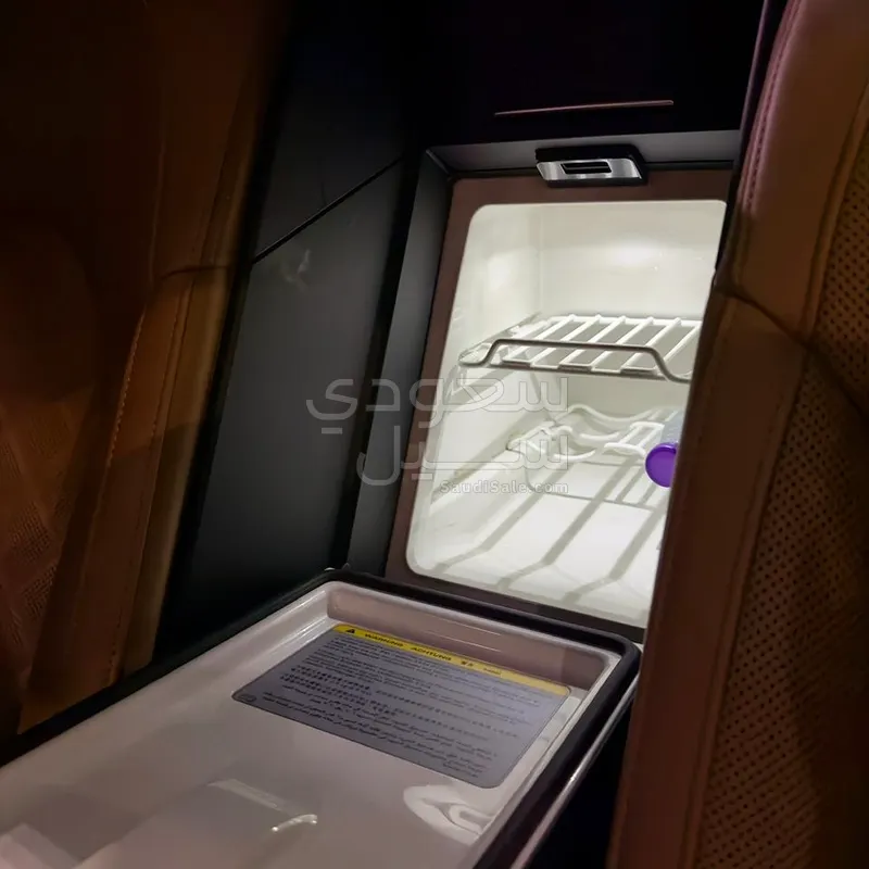 2015 اودي اي 8 ال 50 تي اف اس اي