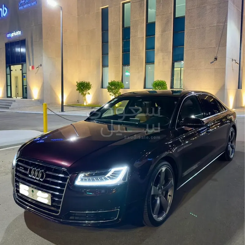 2015 اودي اي 8 ال 50 تي اف اس اي