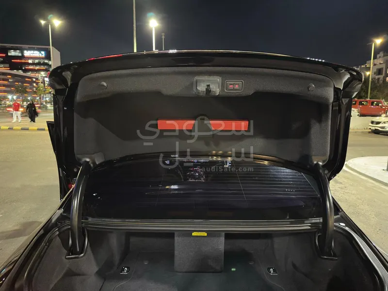 2015 اودي اي 8 ال 50 تي اف اس اي