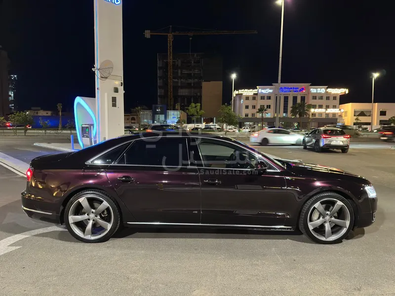 2015 اودي اي 8 ال 50 تي اف اس اي