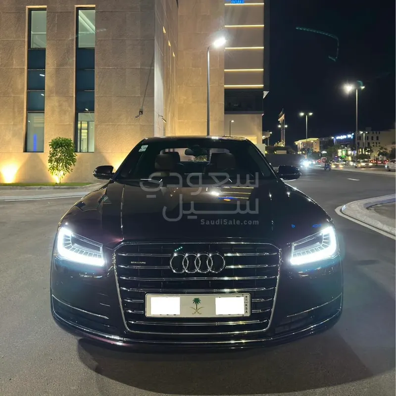 2015 اودي اي 8 ال 50 تي اف اس اي