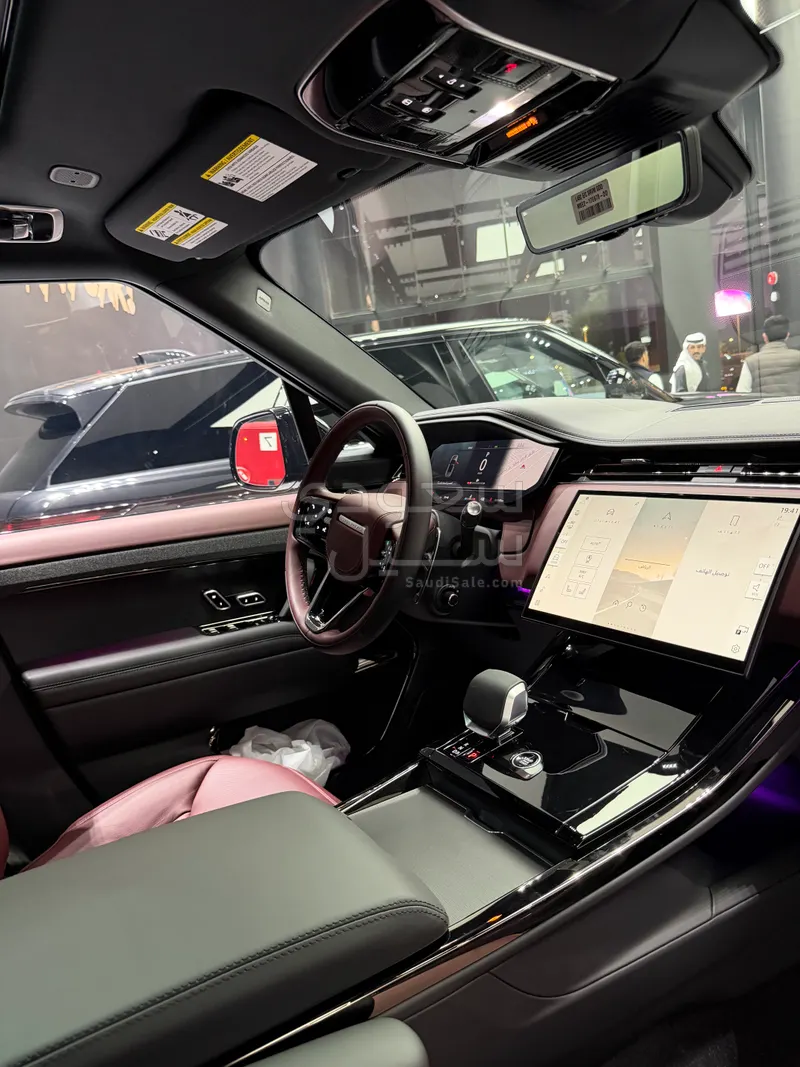 2025 لاند روفر رينج روفر سبورت اتش اس اي