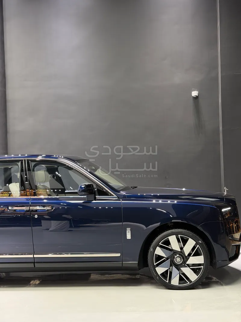 2020 رولز رويس كولينان سلفر بادج