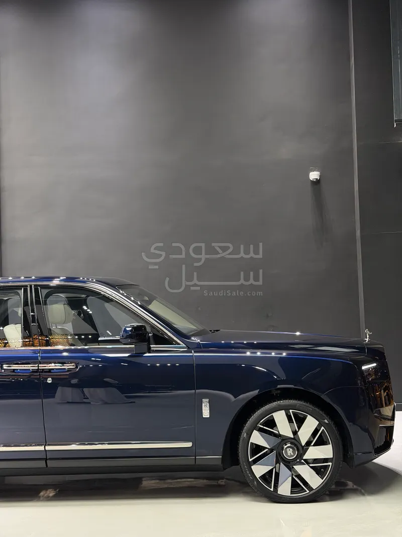 2020 رولز رويس كولينان سلفر بادج