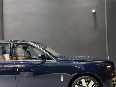 2020 رولز رويس كولينان سلفر بادج