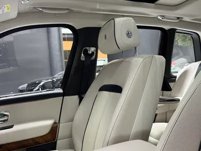 2020 رولز رويس كولينان سلفر بادج