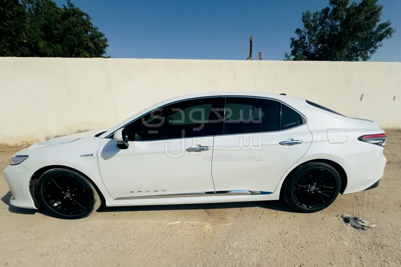 2023 تويوتا كامري لومير