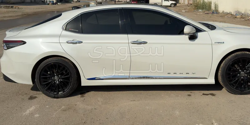 2023 تويوتا كامري لومير