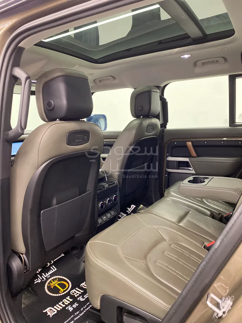 2020 لاند روفر ديفيندر 110