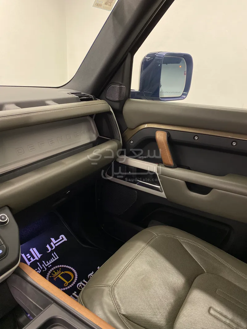 2020 لاند روفر ديفيندر 110