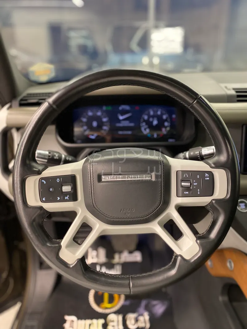 2020 لاند روفر ديفيندر 110