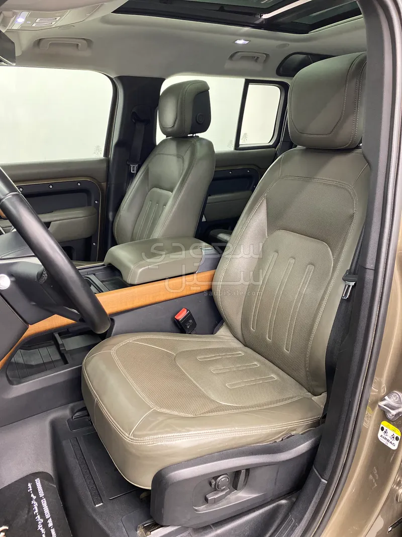 2020 لاند روفر ديفيندر 110