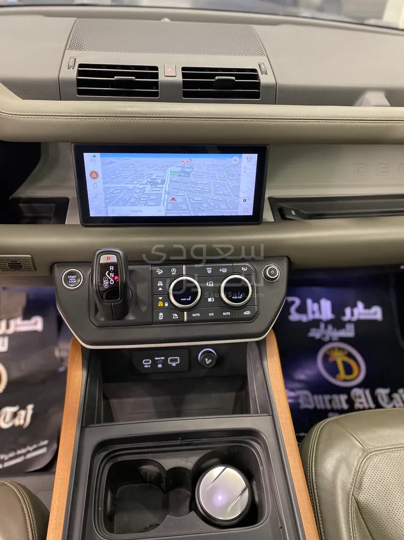 2020 لاند روفر ديفيندر 110