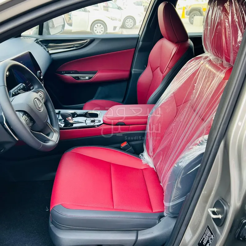 2022 لكزس إن إكس 350