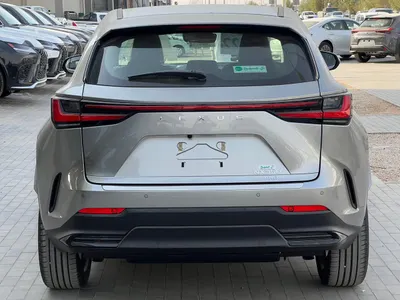 2022 لكزس إن إكس 350