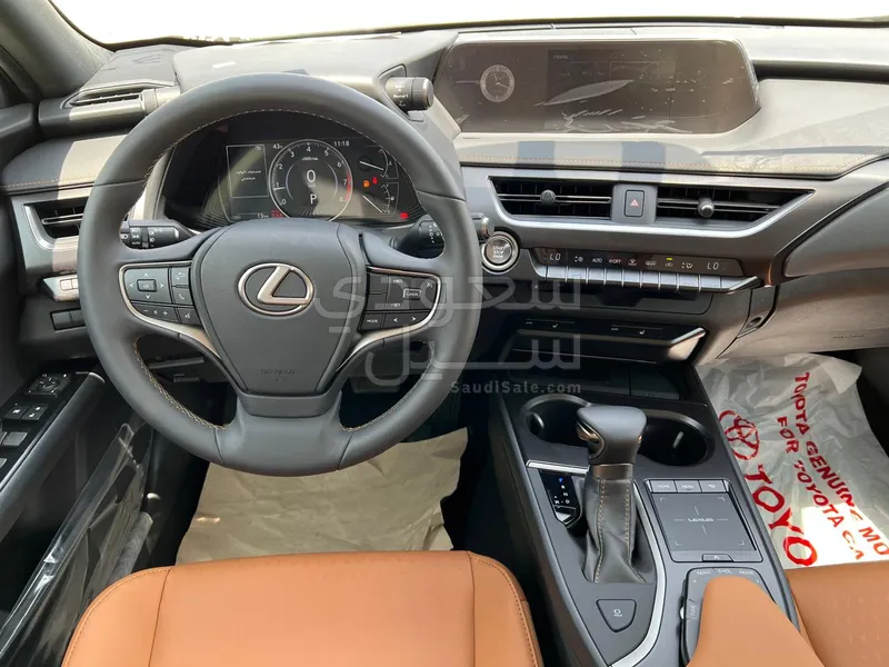 2022 لكزس يو إكس 200