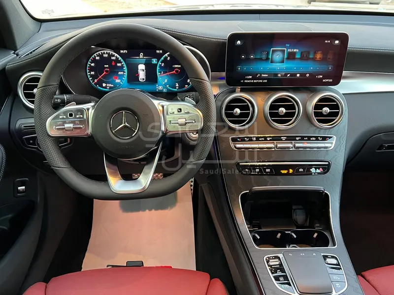 2022 مرسيدس - بنز جي إل سي 200