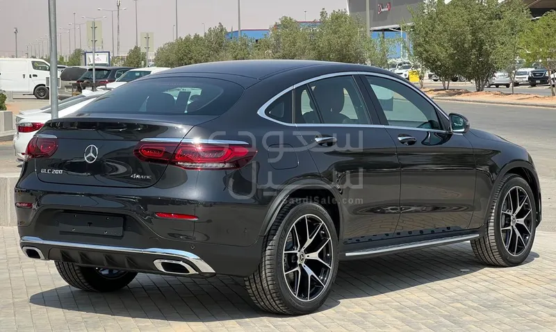 2022 مرسيدس - بنز جي إل سي 200