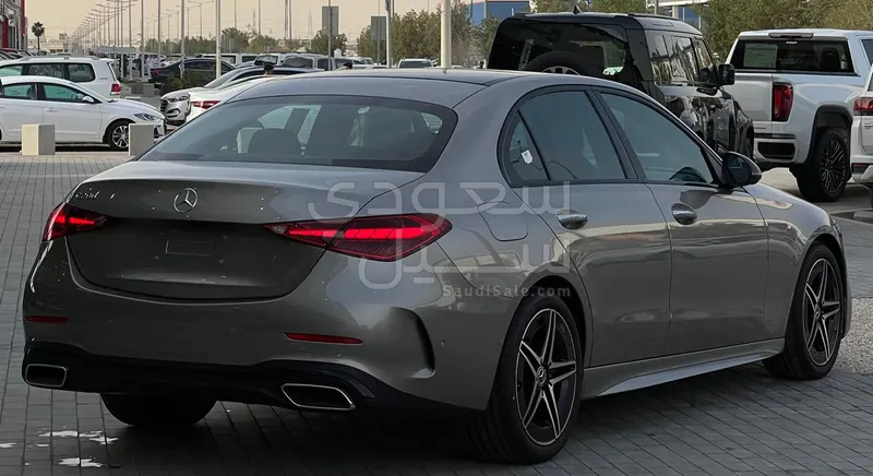 2022 مرسيدس - بنز سي 200